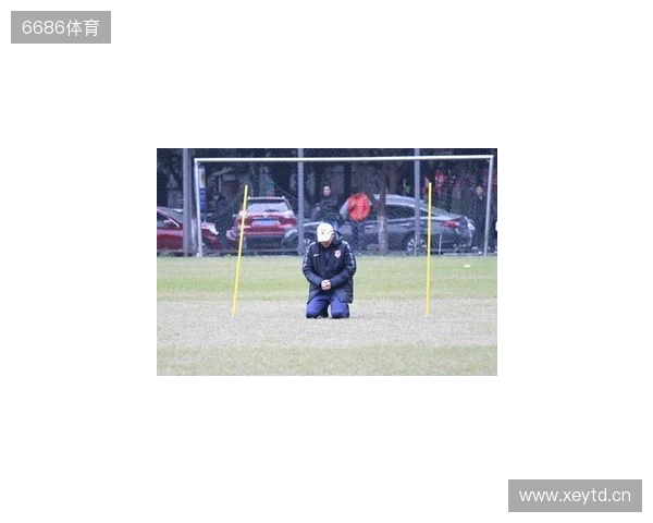 帽子上用中文写着努力、忍耐、牺牲,张外龙:是我作为教练的哲学 帽子上用中文写着努力、忍耐、牺牲,张外龙:是我作为教练的哲学